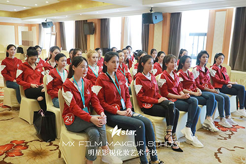 湖南明星化妆学校参与环球旅游小姐比赛