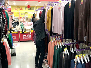 李毫辉董事长赴门店视察工作