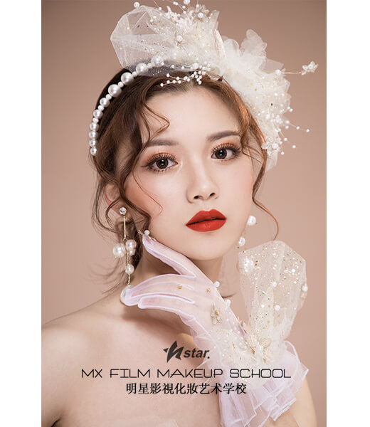 化妆学校老师告诉你学化妆的优势有哪些