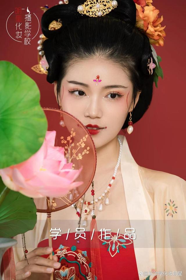 化妆师培训化妆学校排名(化妆培训学校排名)