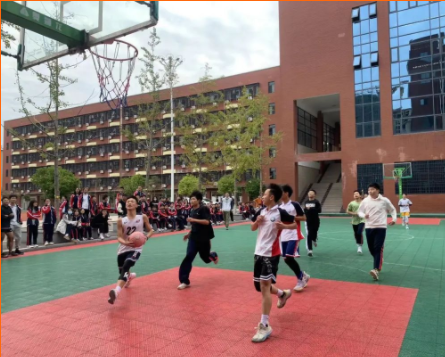 益阳万源明达高级中学篮球赛火热进行中