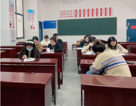 “语”韵悠悠，“文”思灼灼——益阳万源明达高级中学