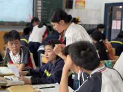 【点赞台】｜以匠心育桃李，用师爱暖校园