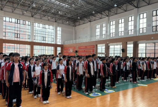 复盘统考树榜样 砺剑逐梦战高考