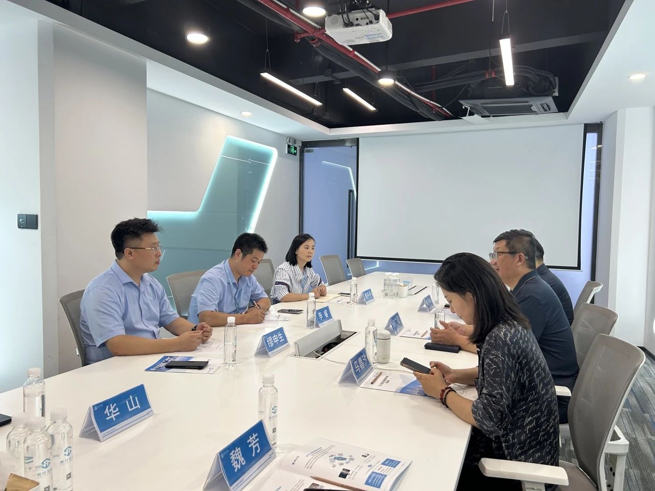海憑集團與廣州賽特智能科技達成戰(zhàn)略合作 共啟智能機器人新篇章