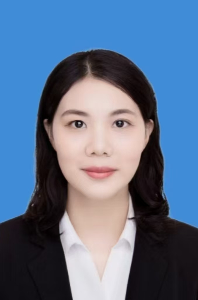 何佩
