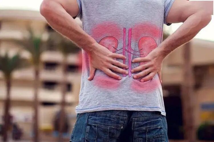 男子因吃一物要终生透析，医生多次提醒：这3物真的要少吃！