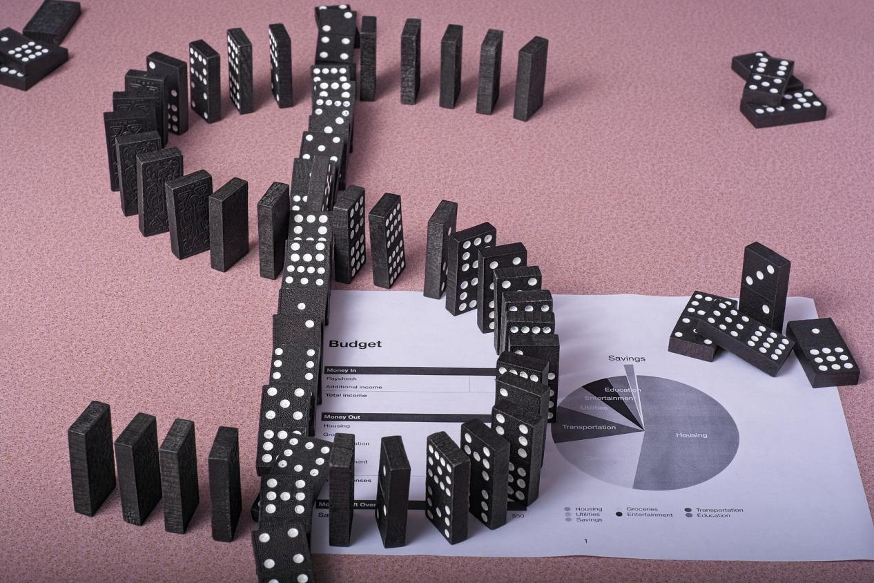 800家医院破产、三甲降薪：医疗行业的“至暗时刻”，还是重生的阵痛？ 