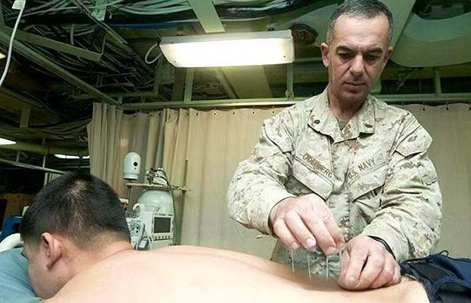 扎心了！外国人把中医当“奢侈品”，我们却把它当“烂草根”？