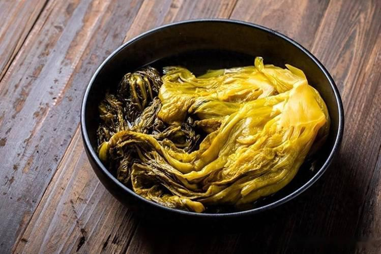 尿毒症竟和饮食有关？3种食物要少吃，肾脏健康有保障！