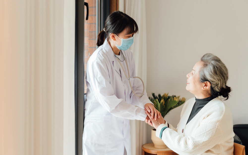 30岁陪诊师月入过万？揭秘2026最火新职业，普通人也能入局