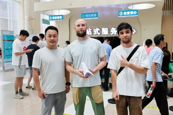 麦向健康国际会诊翻译服务
