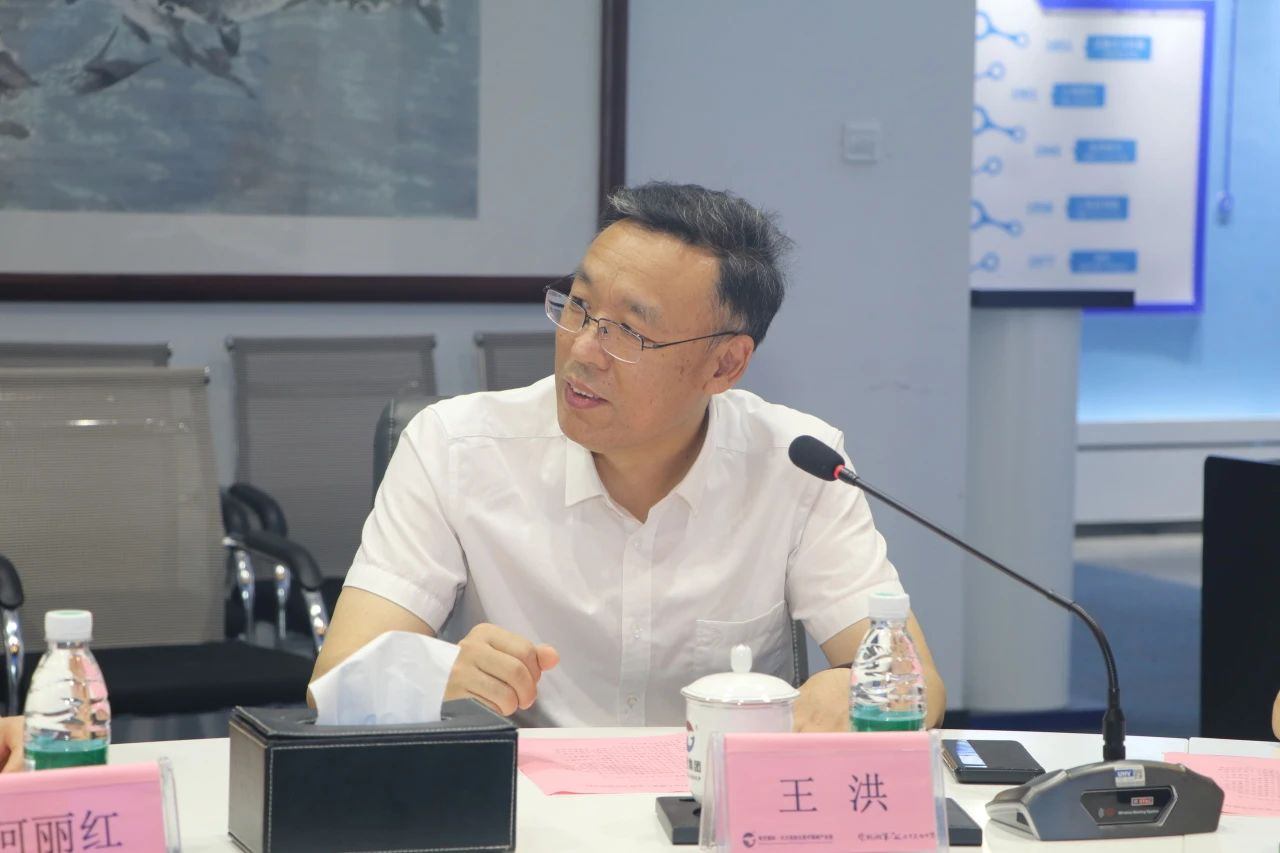 湖南湘江新区生物医药及大健康产业链办副主任王洪一行莅临海凭长沙